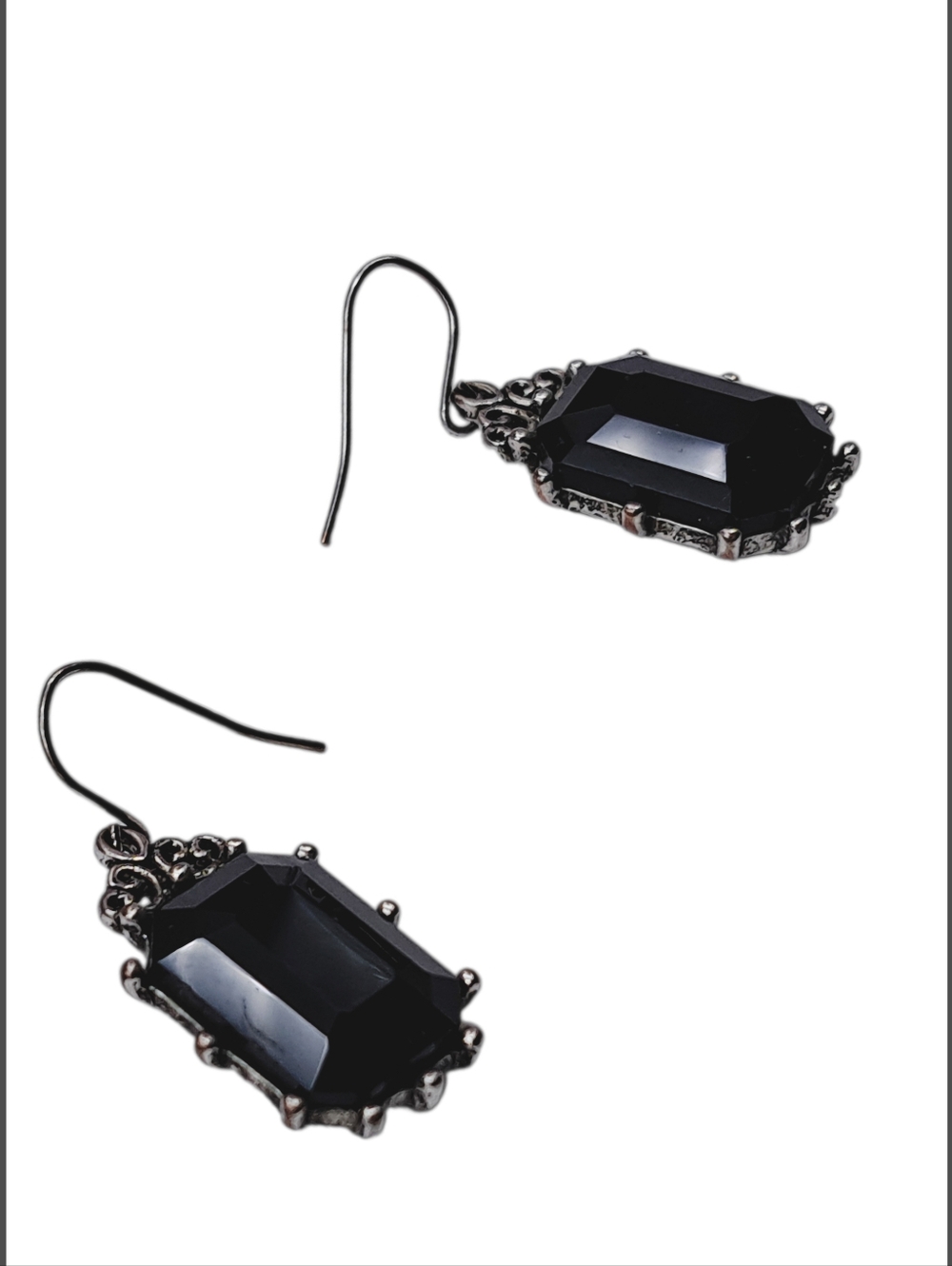 🌲10/$20. Silver and Black Tones Earrings - Picture 3 of 5